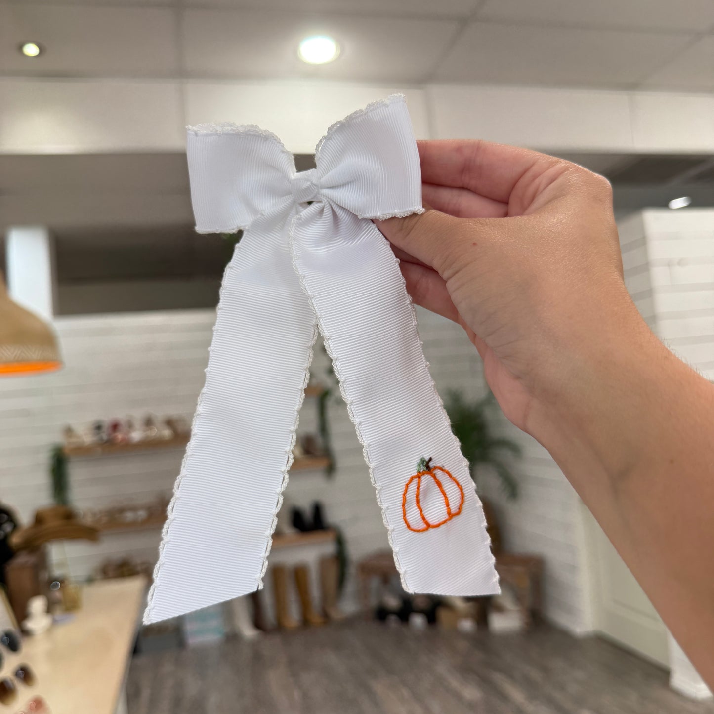 Pumpkin Bow - White