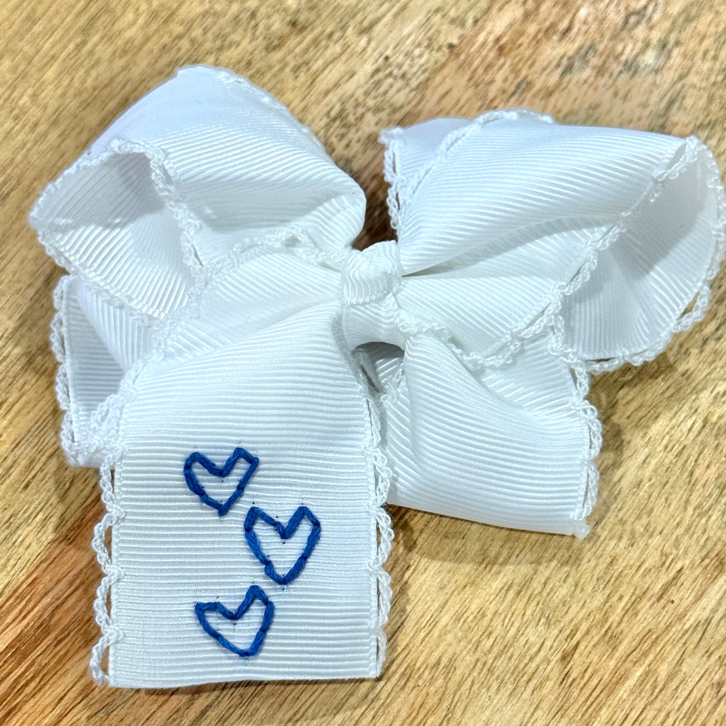 White & Navy Hearts 4 inch