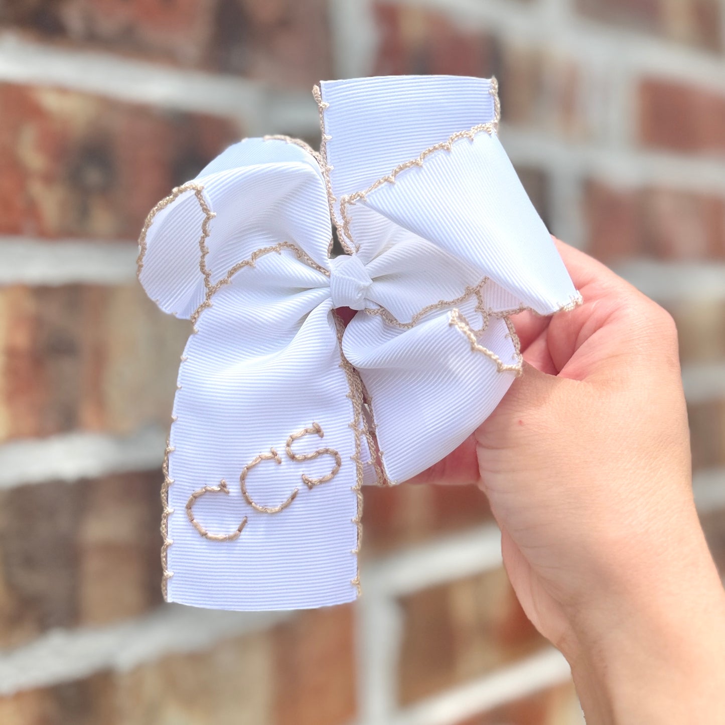 5 Inch - White with Tan Moonstitch Bow