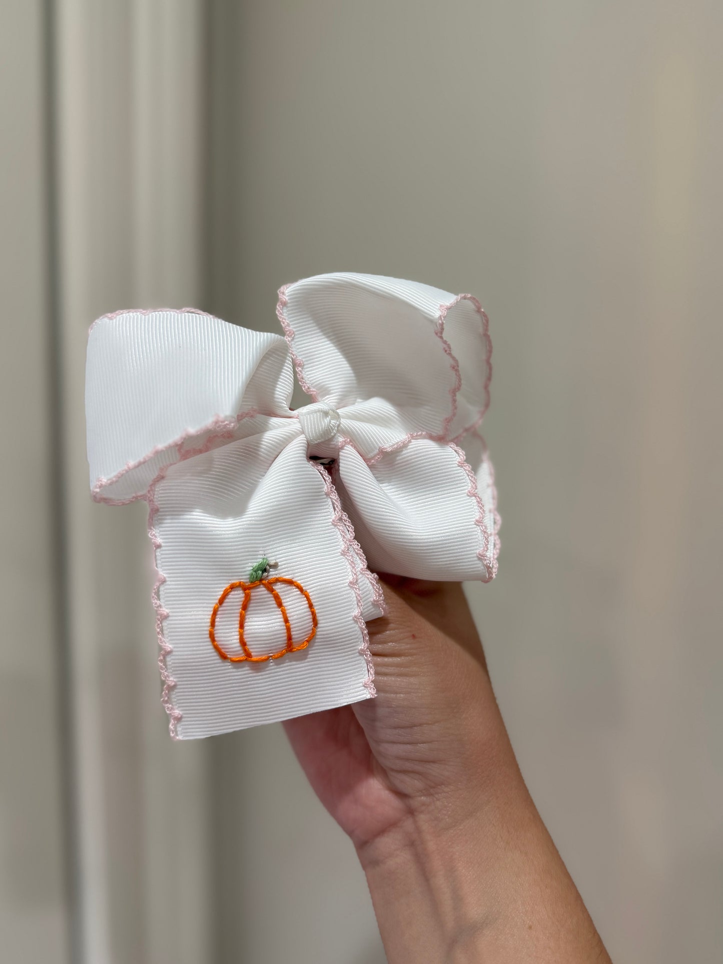 Pumpkin Bow - White - Small