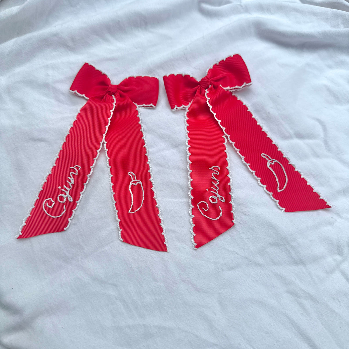 Cajuns / Pepper - Longtail - Red Bow