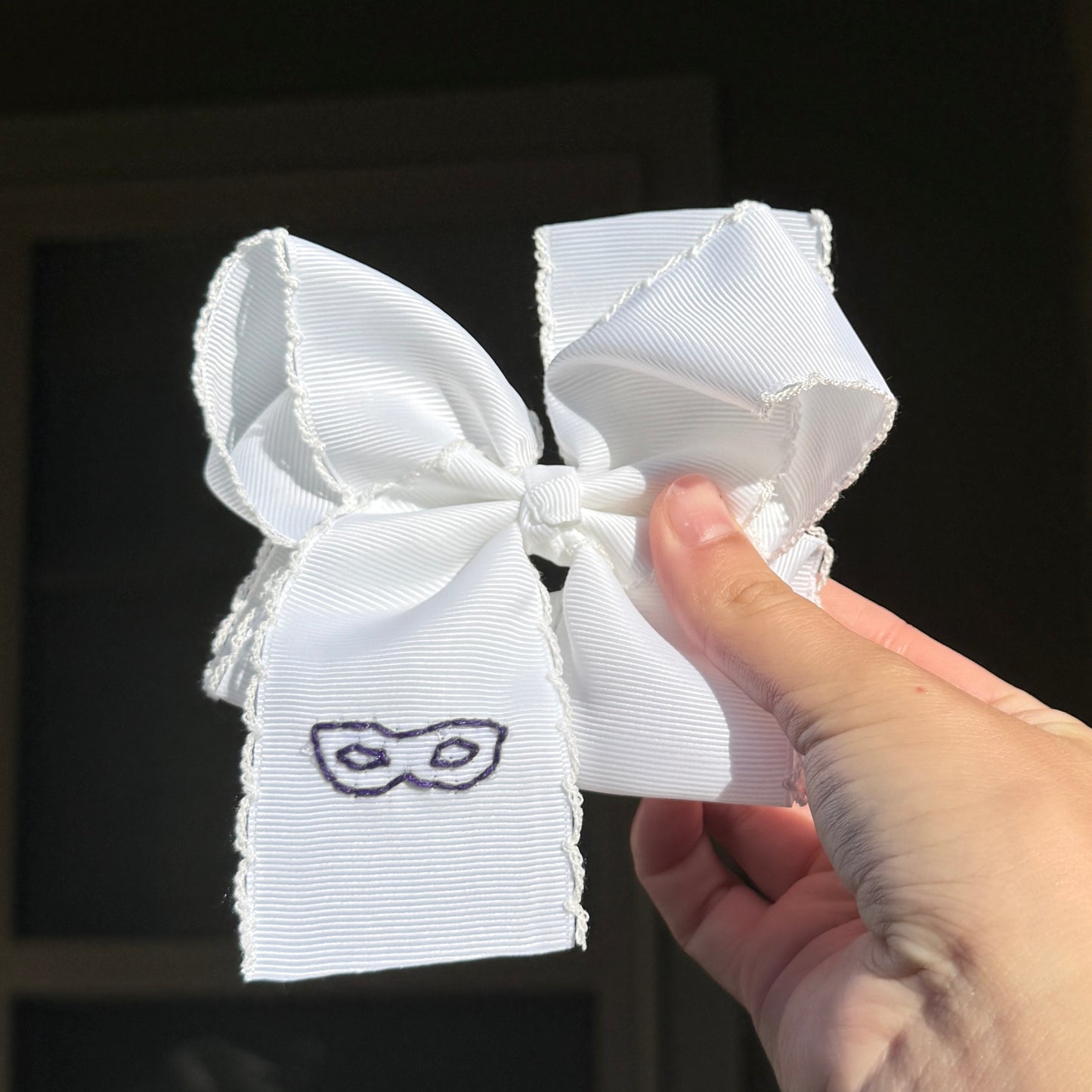 4 Inch Mask Mardi Gras - White